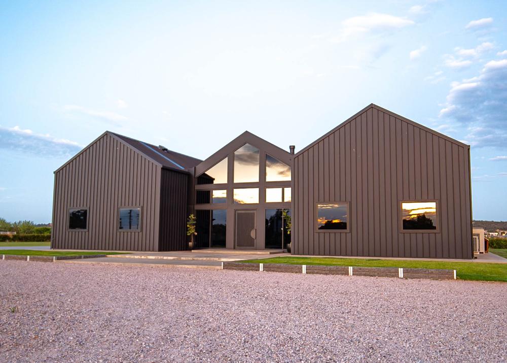 La Grande Casa Nero Winner of Peoples Choice Awards 2025