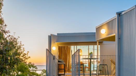 616 Captain Cook Dr Seventeen